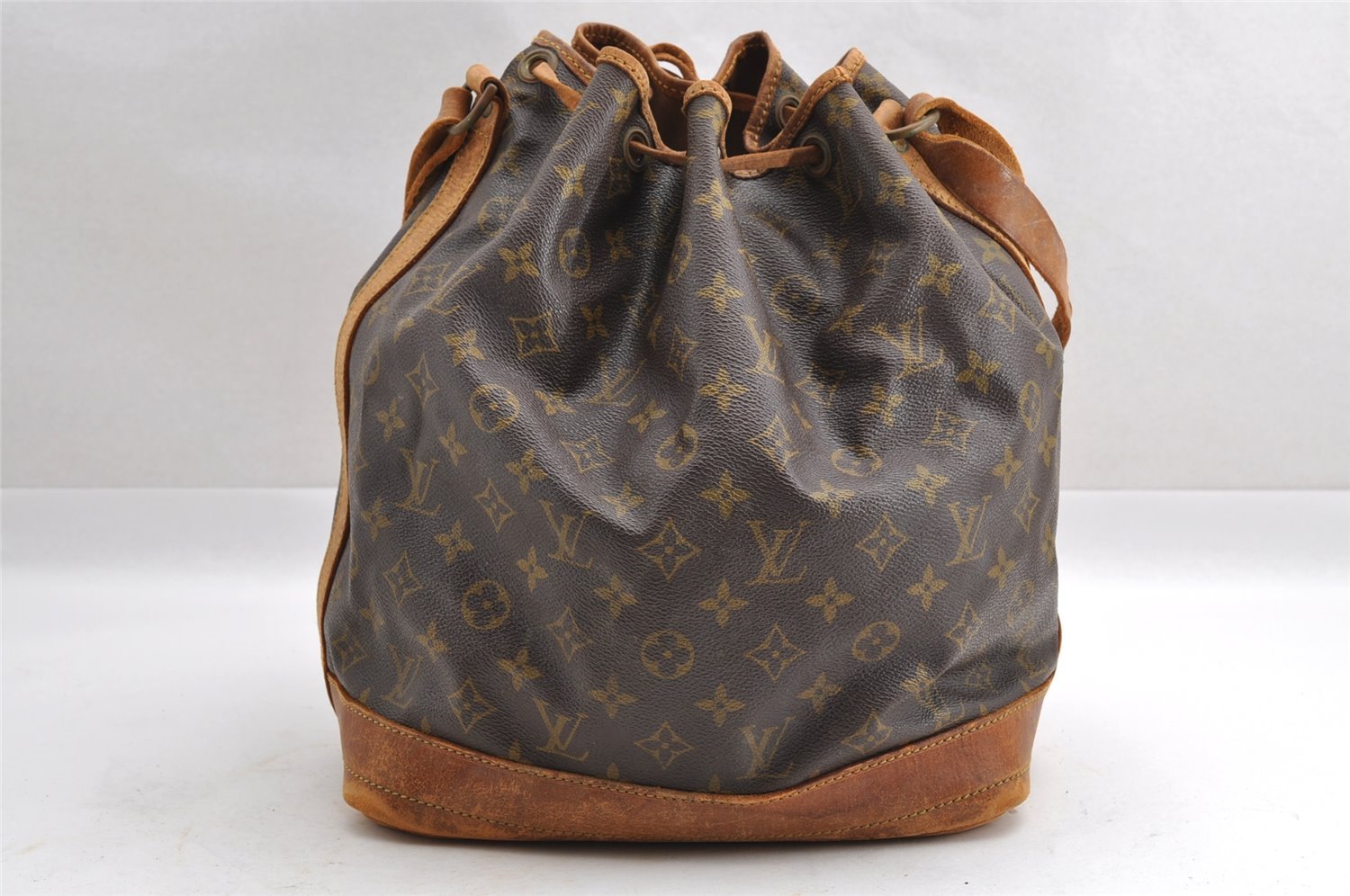 Authentic Louis Vuitton Monogram Noe Shoulder Drawstring Bag Old Model LV 4181I