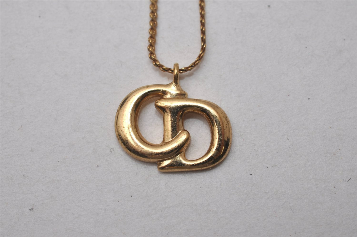 Authentic Christian Dior Gold Tone Chain Pendant Necklace CD 4221I