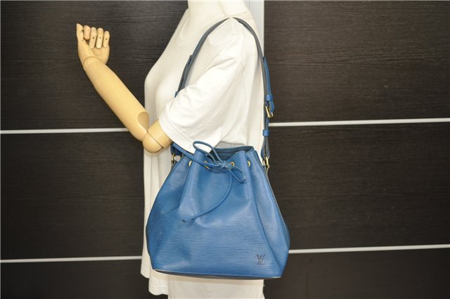 Authentic Louis Vuitton Epi Petit Noe Blue Shoulder Bag M44105 LV 4225D