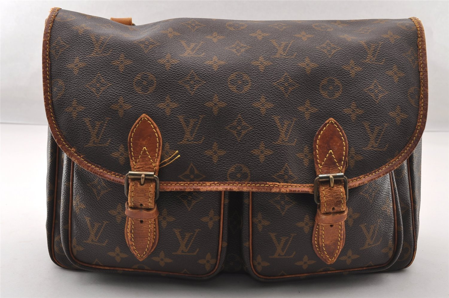 Authentic Louis Vuitton Monogram Sac Bazas Shoulder Cross Bag M99013 LV 4236I