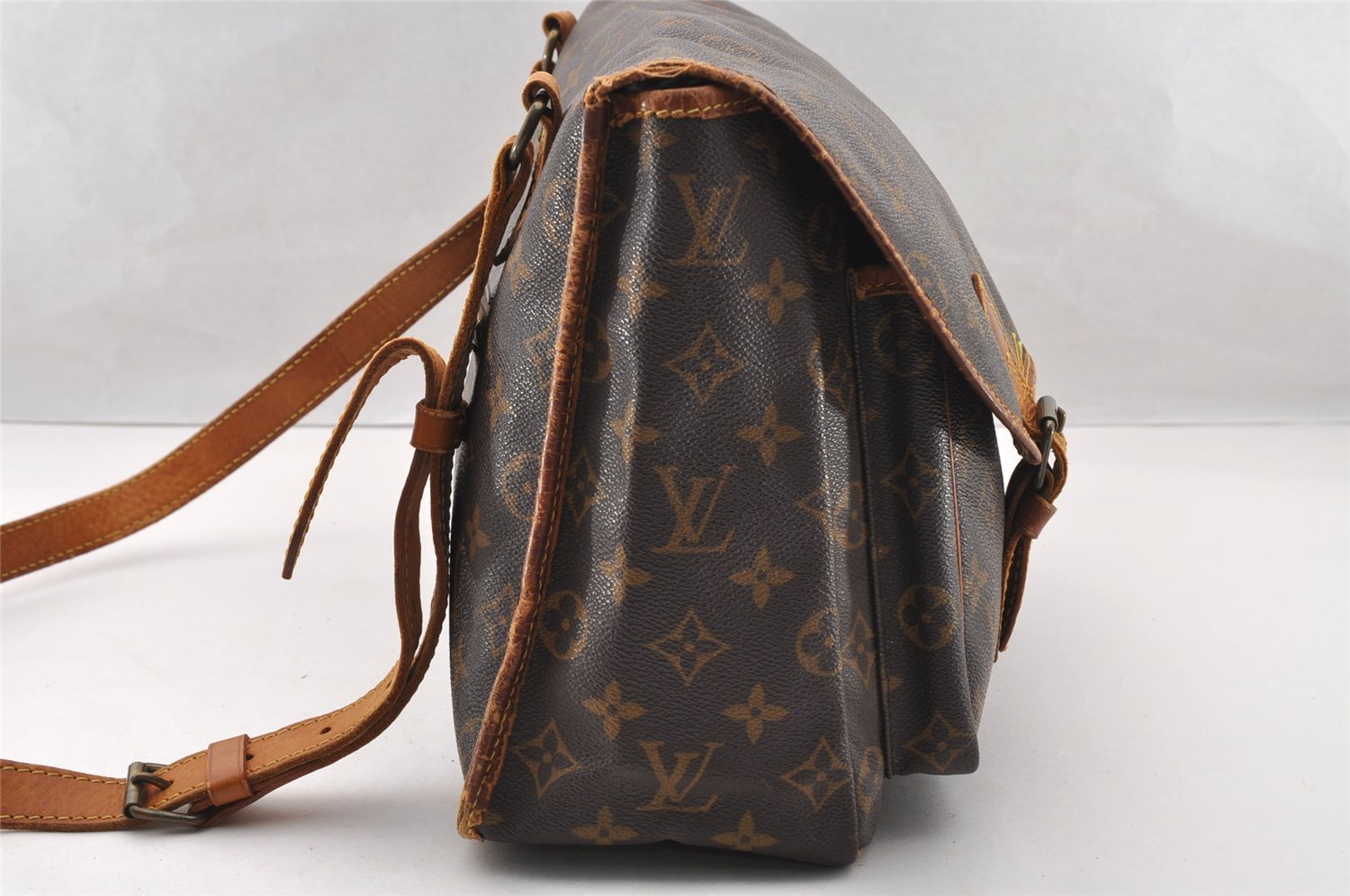 Authentic Louis Vuitton Monogram Sac Bazas Shoulder Cross Bag M99013 LV 4236I