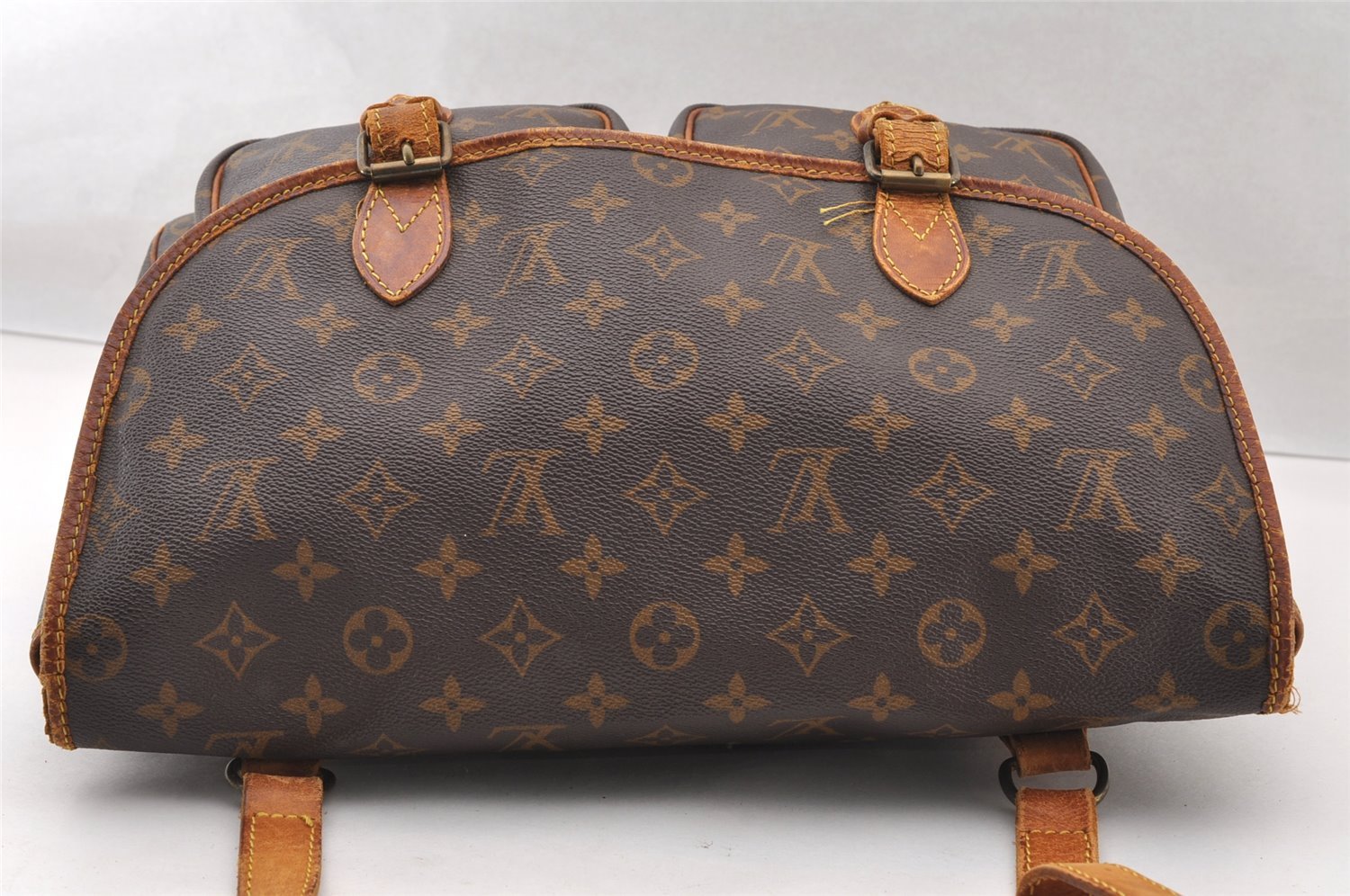 Authentic Louis Vuitton Monogram Sac Bazas Shoulder Cross Bag M99013 LV 4236I