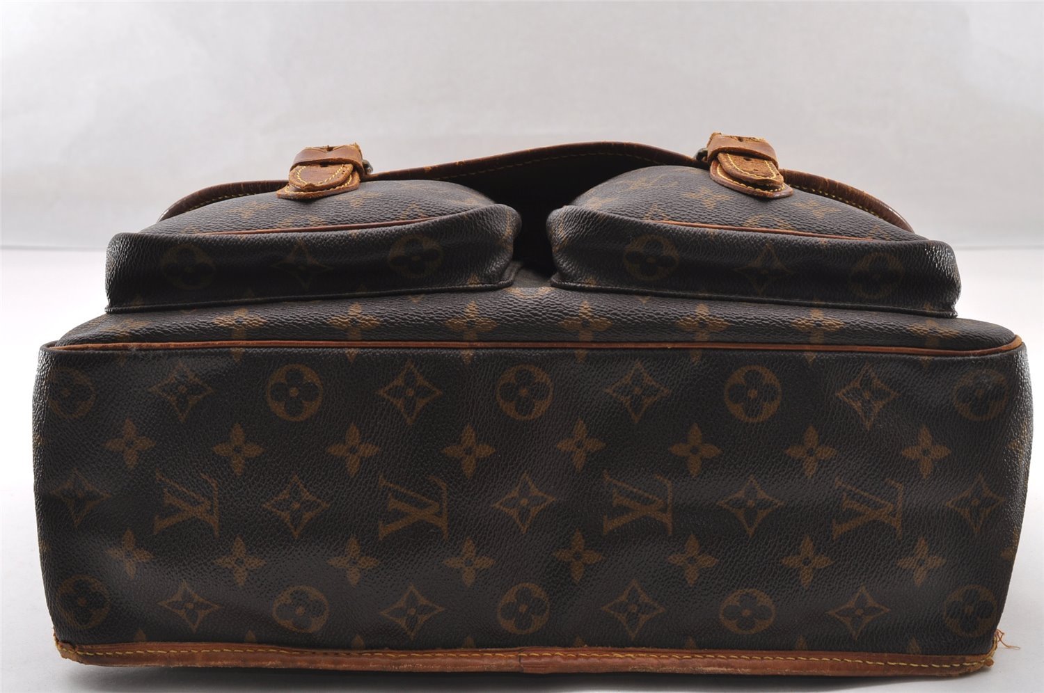Authentic Louis Vuitton Monogram Sac Bazas Shoulder Cross Bag M99013 LV 4236I