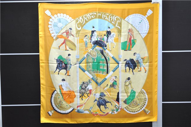 Authentic HERMES Carre 90 Scarf 