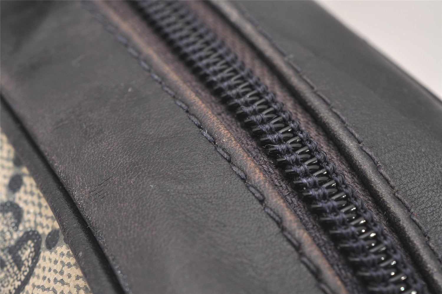 Authentic GUCCI Shoulder Cross Body Bag Purse GG PVC Leather Navy Blue 4255I