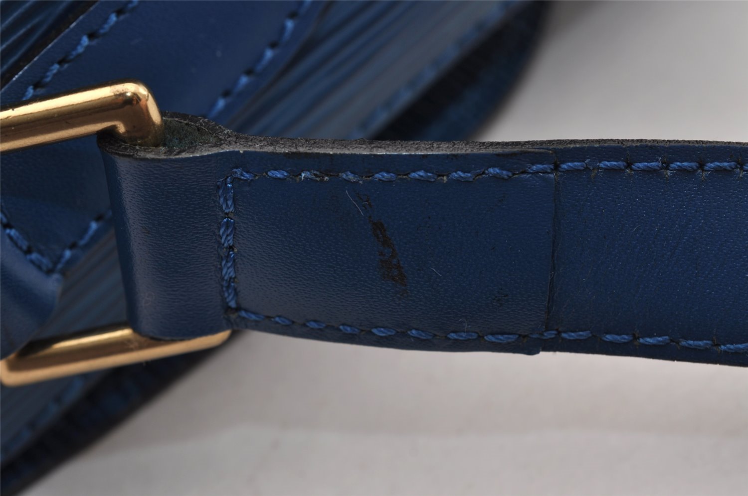 Authentic Louis Vuitton Epi Saint Cloud GM Shoulder Cross Bag M52195 Blue 4263I