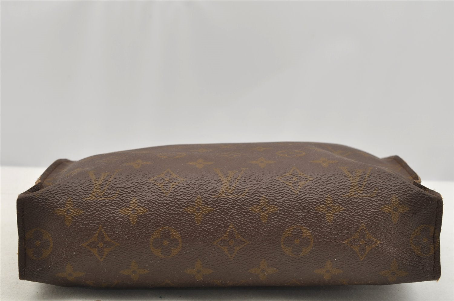 Auth Louis Vuitton Monogram Poche Toilette 26 Cosmetics Pouch Old Model LV 4289I