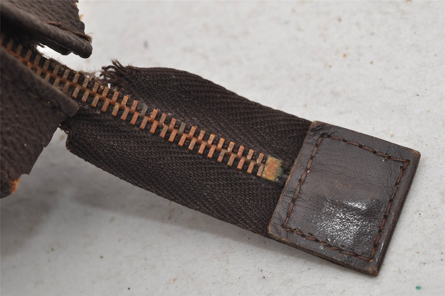 Auth Louis Vuitton Monogram Poche Toilette 26 Cosmetics Pouch Old Model LV 4289I