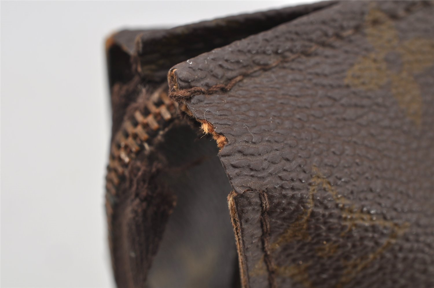 Auth Louis Vuitton Monogram Poche Toilette 26 Cosmetics Pouch Old Model LV 4289I