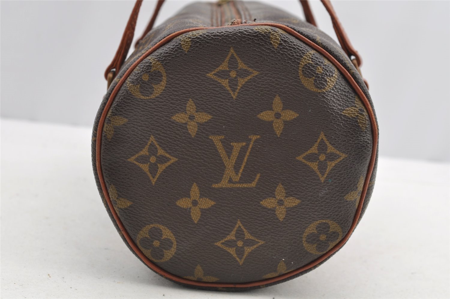 Authentic Louis Vuitton Monogram Papillon 26 Hand Bag Old Model LV 4297I
