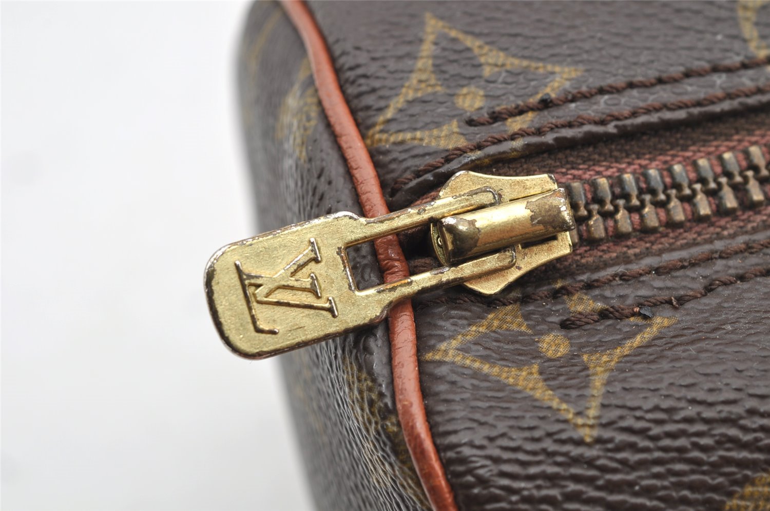 Authentic Louis Vuitton Monogram Papillon 26 Hand Bag Old Model LV 4297I