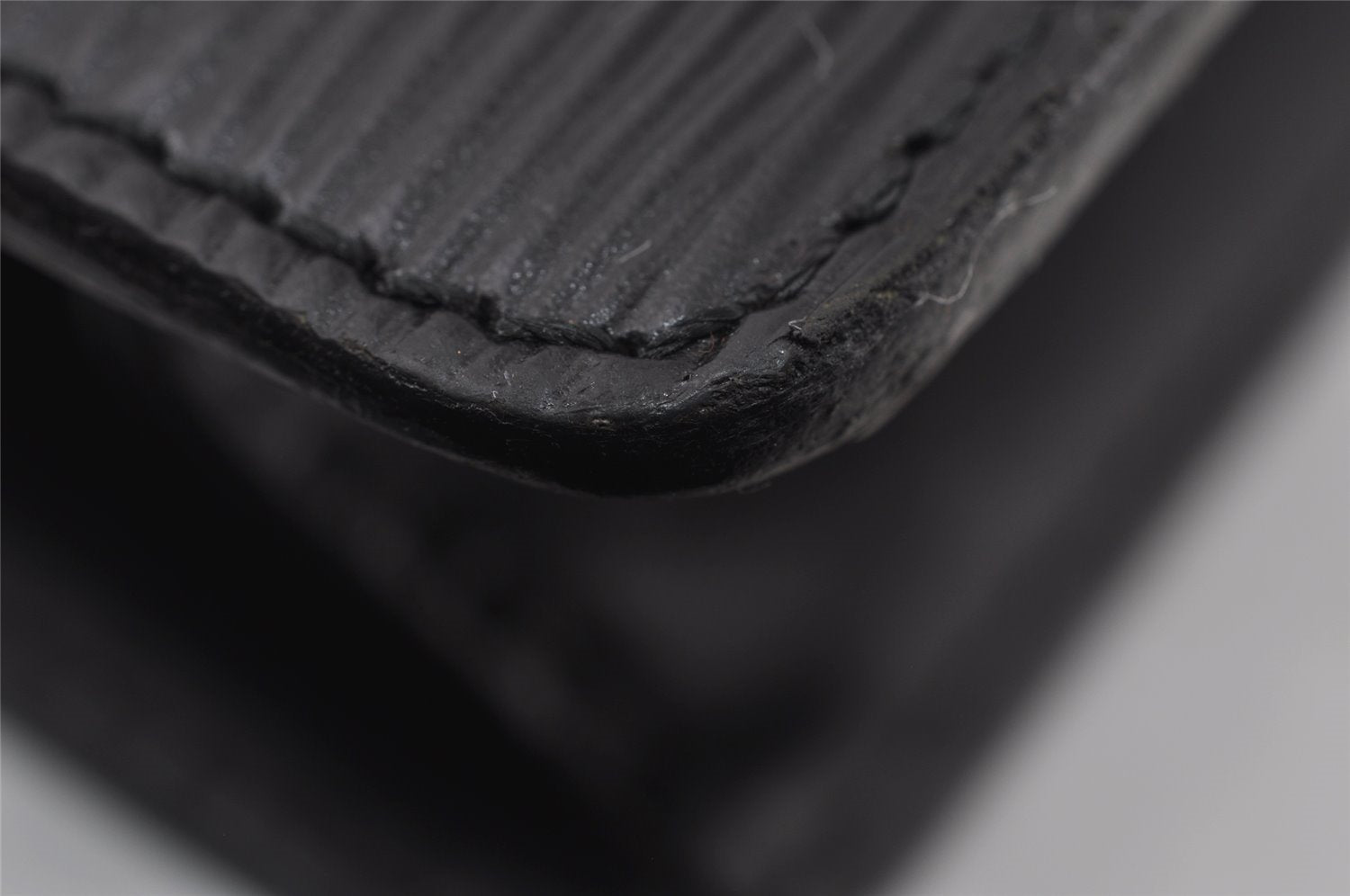 Authentic Louis Vuitton Epi Pochette Homme Clutch Hand Bag Black M52522 LV 4313I