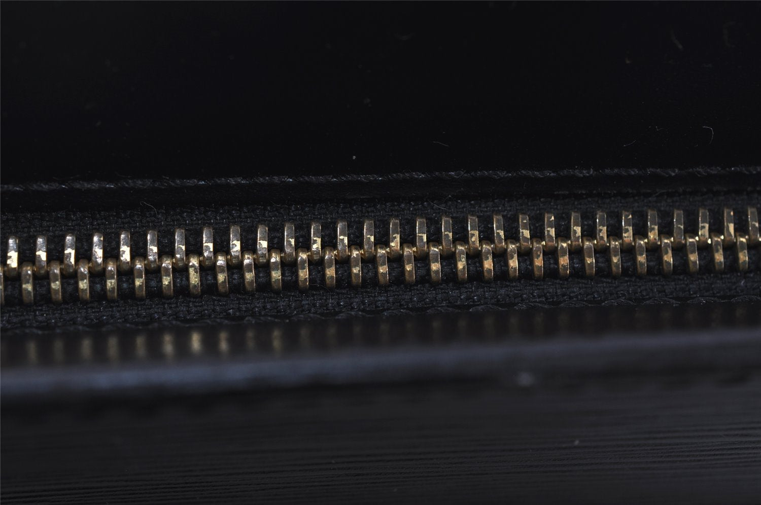 Authentic Louis Vuitton Epi Pochette Homme Clutch Hand Bag Black M52522 LV 4313I