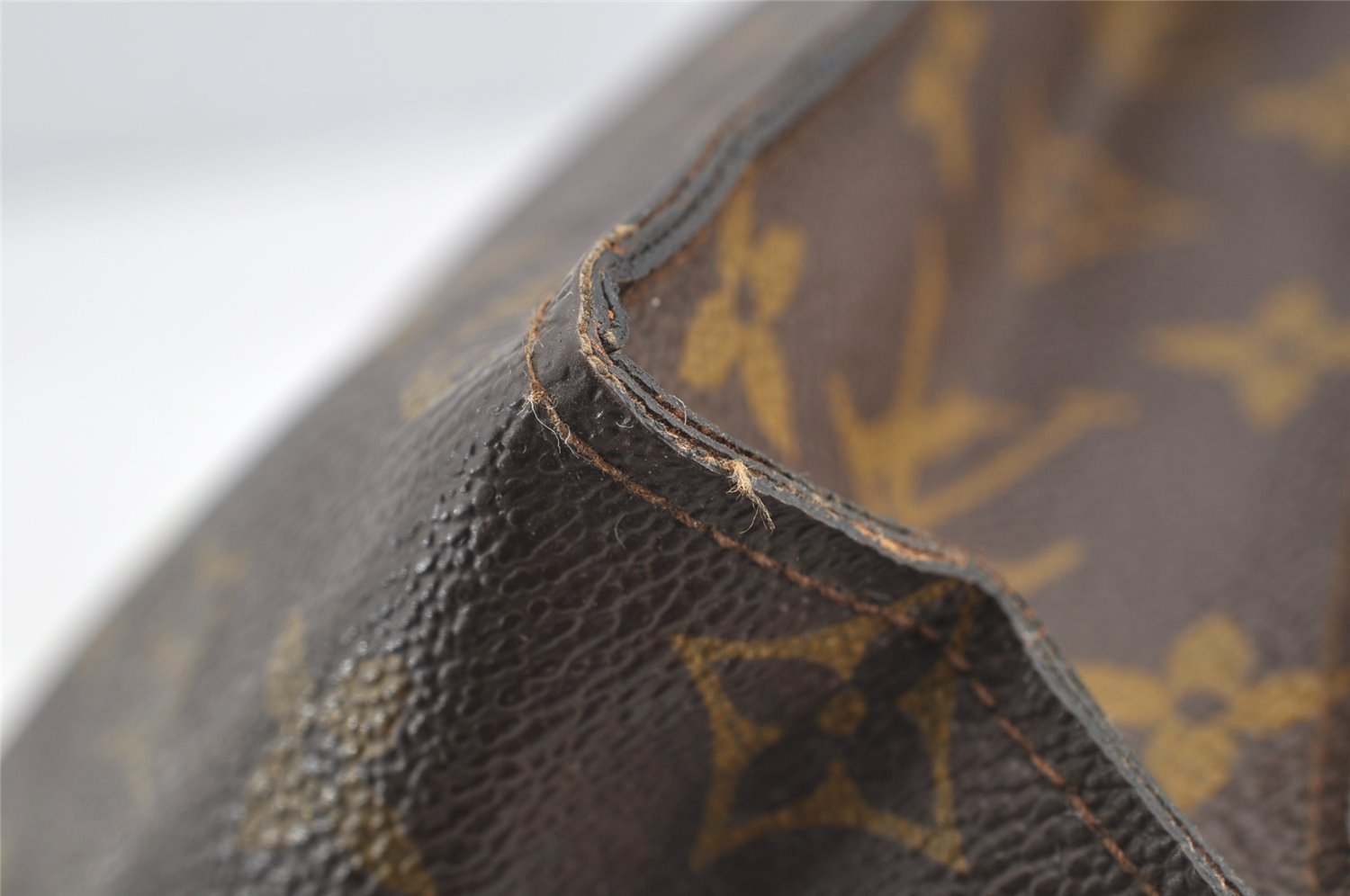 Auth Louis Vuitton Monogram Poche Toilette 26 Cosmetics Pouch Old Model LV 4314I