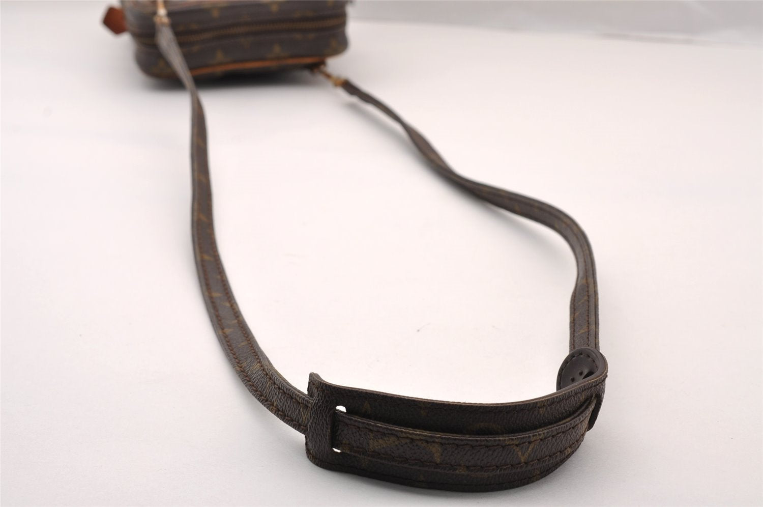 Authentic Louis Vuitton Monogram Danube Shoulder Cross Bag Old Model LV 4322I