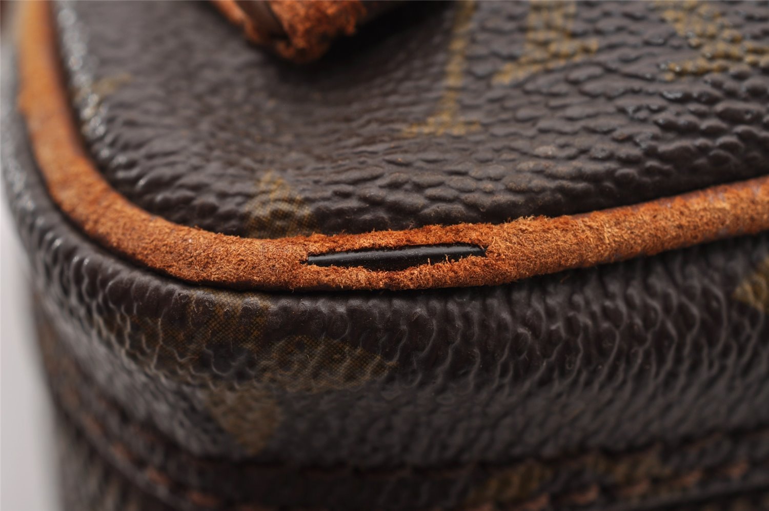 Authentic Louis Vuitton Monogram Danube Shoulder Cross Bag Old Model LV 4322I