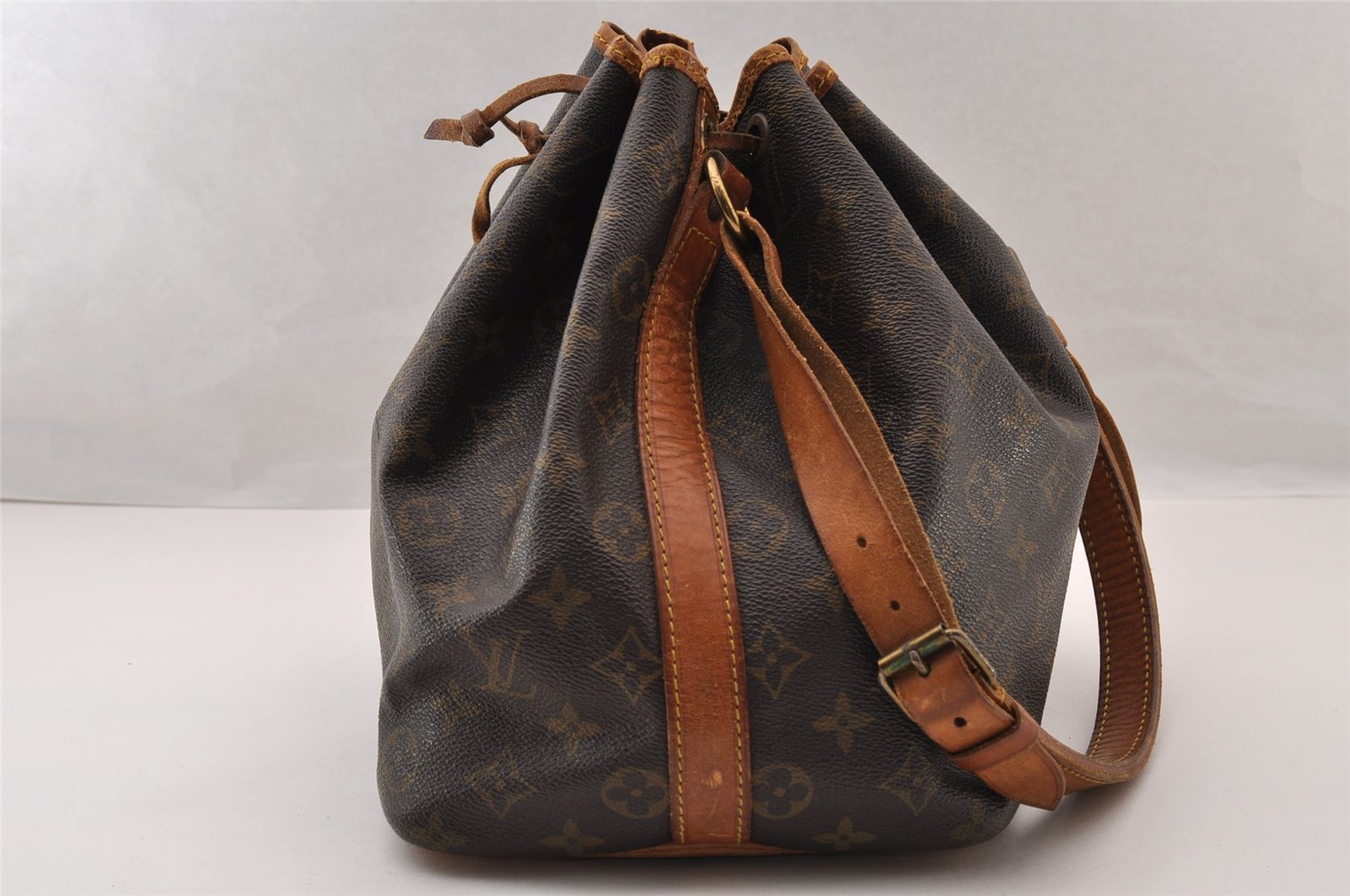 Authentic Louis Vuitton Monogram Petit Noe M42226 Shoulder Drawstring Bag 4324I