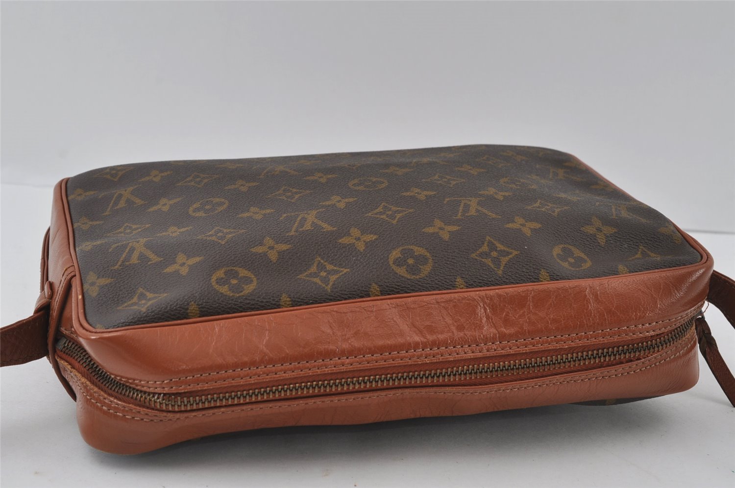 Authentic Louis Vuitton Monogram Sac Bandouliere 30 Shoulder Bag Old Model 4325I