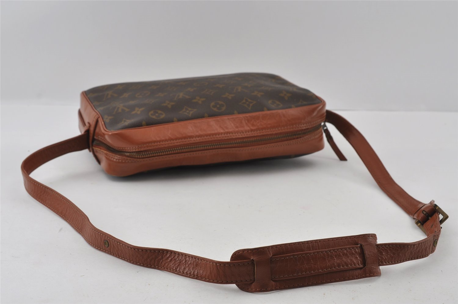 Authentic Louis Vuitton Monogram Sac Bandouliere 30 Shoulder Bag Old Model 4325I