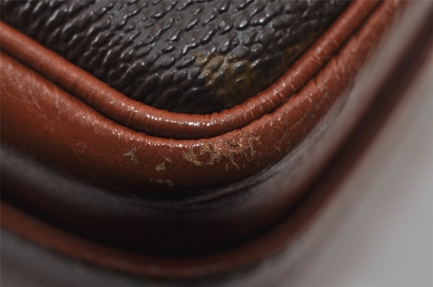 Authentic Louis Vuitton Monogram Sac Bandouliere 30 Shoulder Bag Old Model 4325I