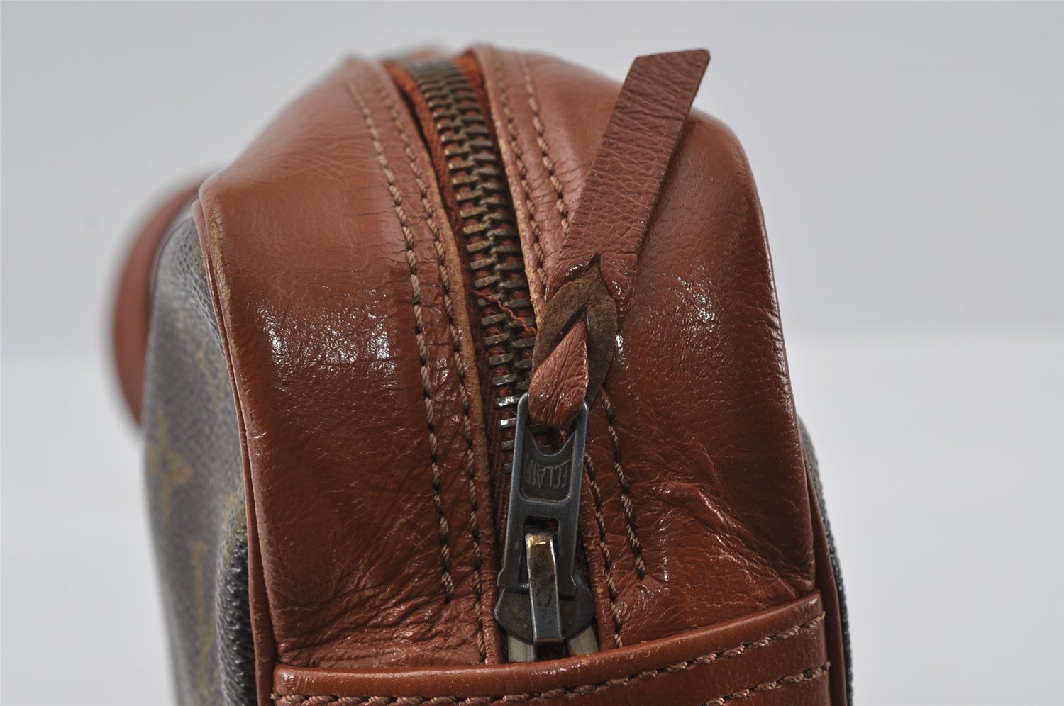 Authentic Louis Vuitton Monogram Sac Bandouliere 30 Shoulder Bag Old Model 4325I