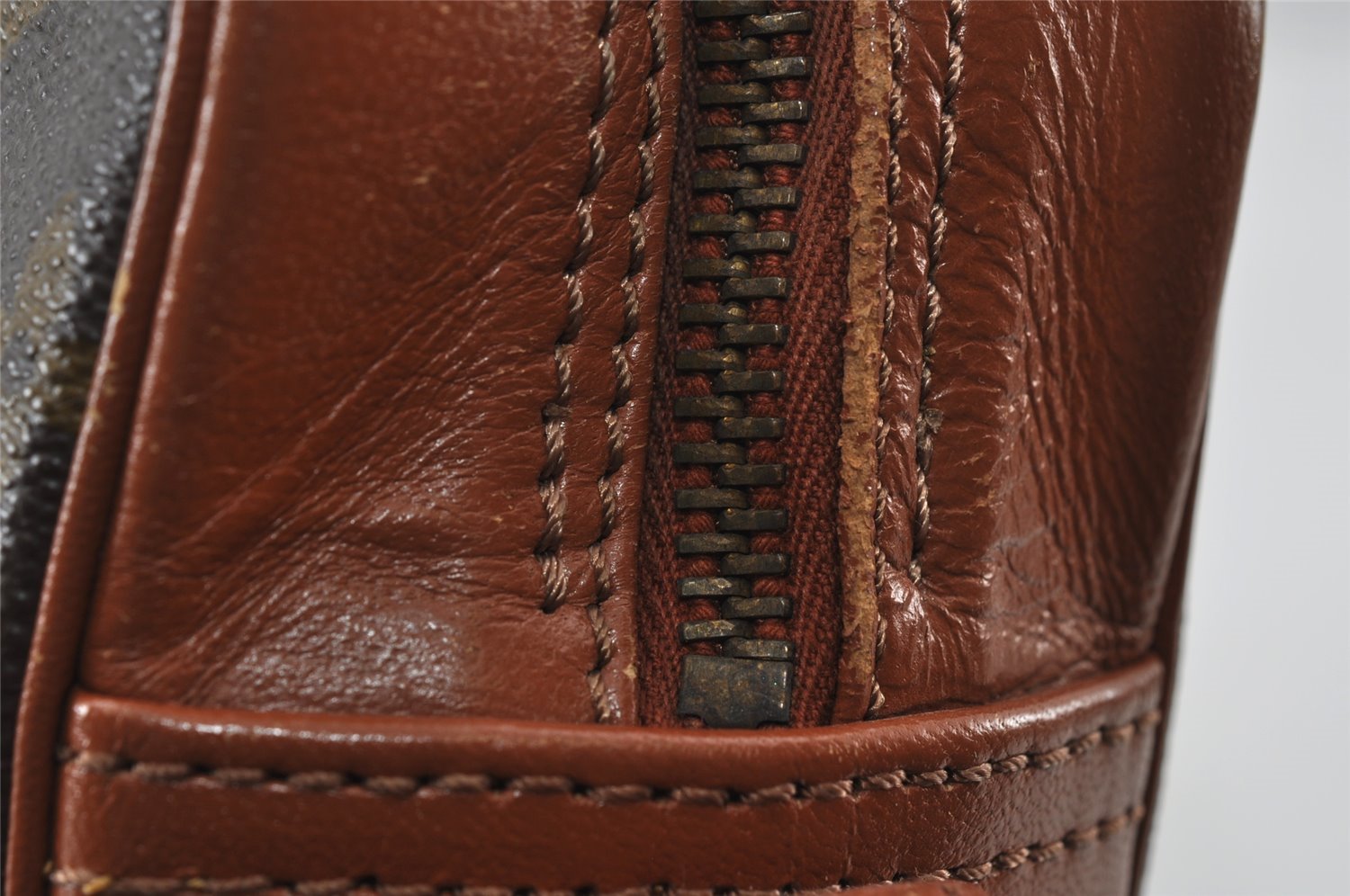 Authentic Louis Vuitton Monogram Sac Bandouliere 30 Shoulder Bag Old Model 4325I