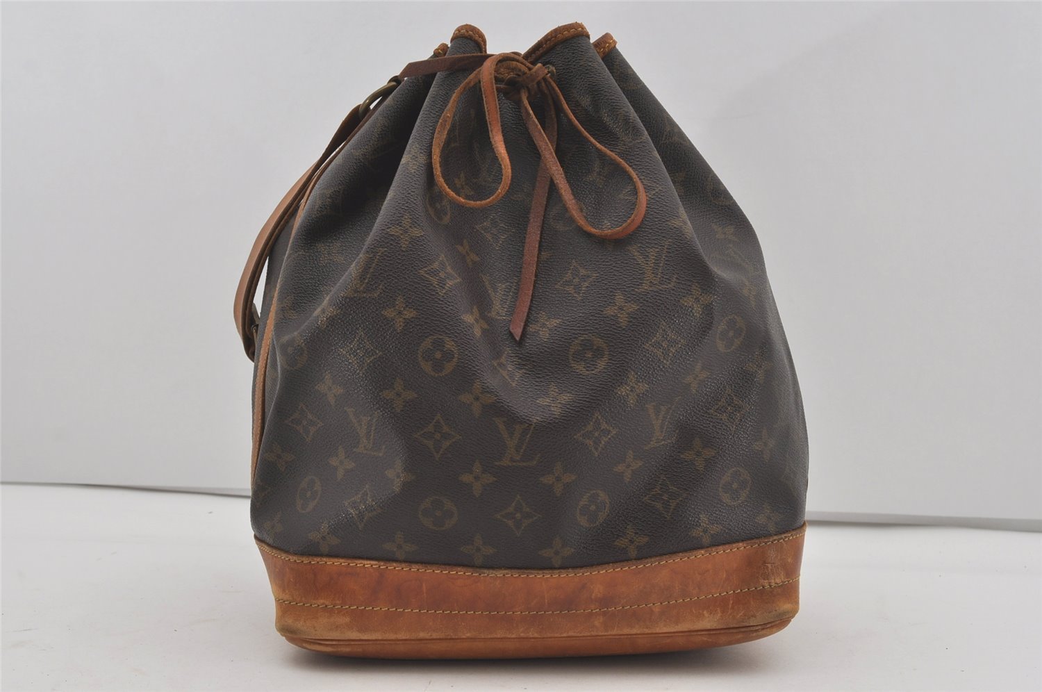 Authentic Louis Vuitton Monogram Noe Shoulder Drawstring Bag M42224 LV 4328I