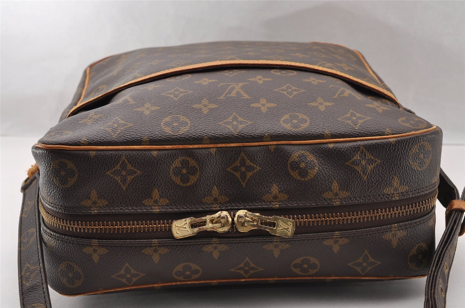 Authentic Louis Vuitton Monogram Danube 28 Shoulder Cross Body Bag LV 4343I