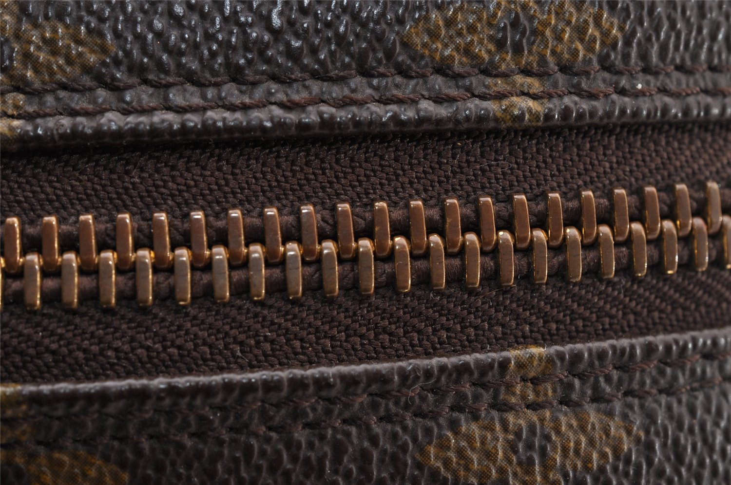 Authentic Louis Vuitton Monogram Danube 28 Shoulder Cross Body Bag LV 4343I