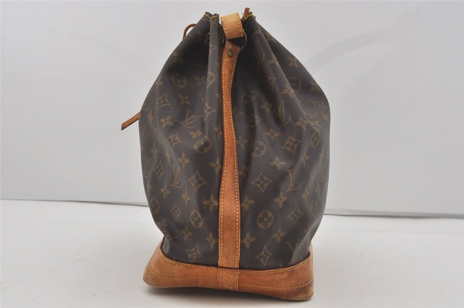 Authentic Louis Vuitton Monogram Noe Shoulder Drawstring Bag M42224 LV 4362I