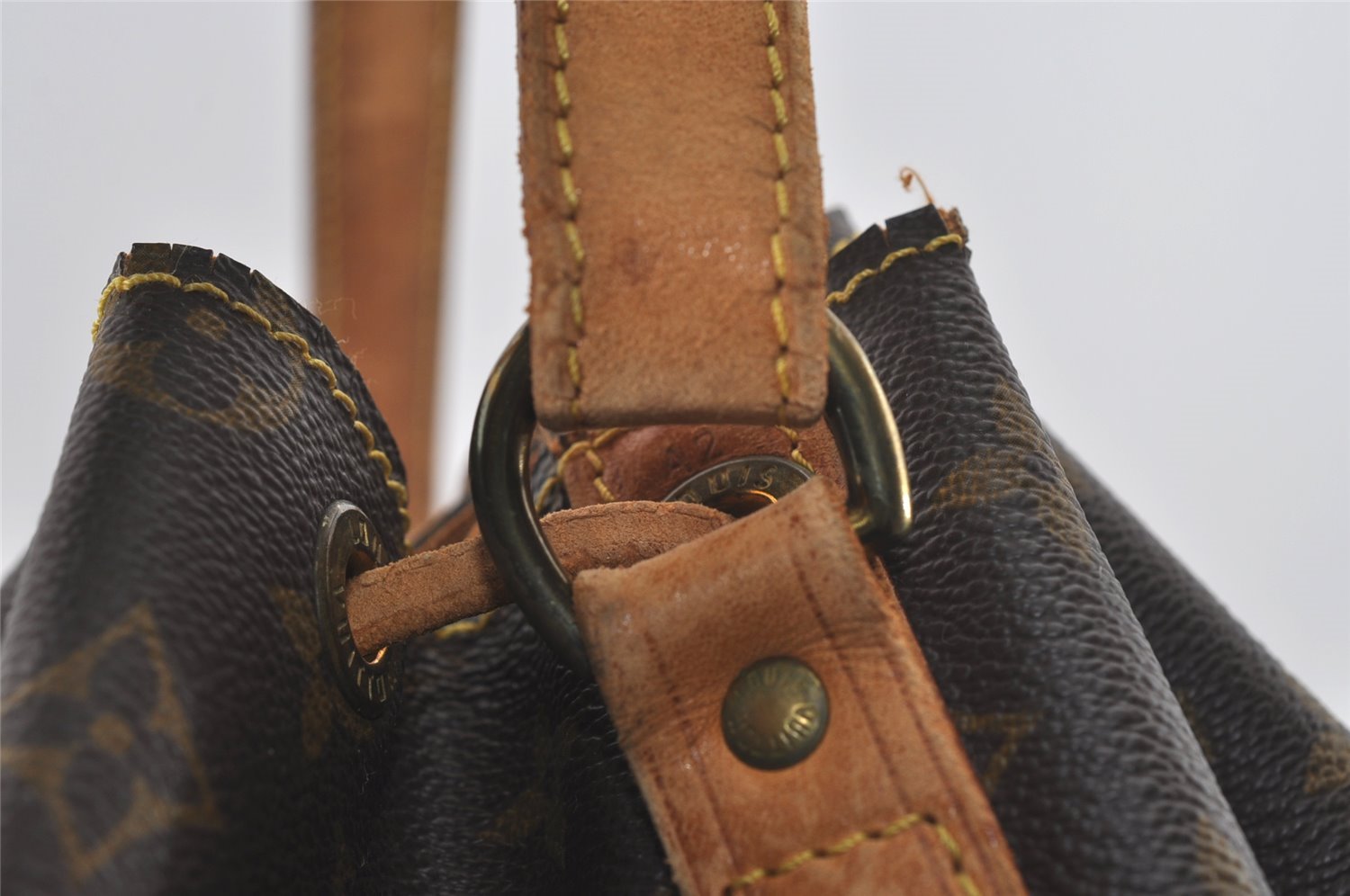 Authentic Louis Vuitton Monogram Noe Shoulder Drawstring Bag M42224 LV 4362I