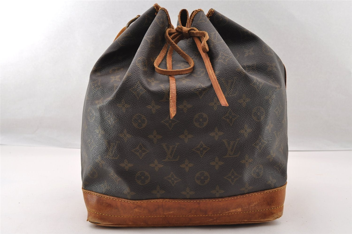 Authentic Louis Vuitton Monogram Noe Shoulder Drawstring Bag M42224 LV 4363I