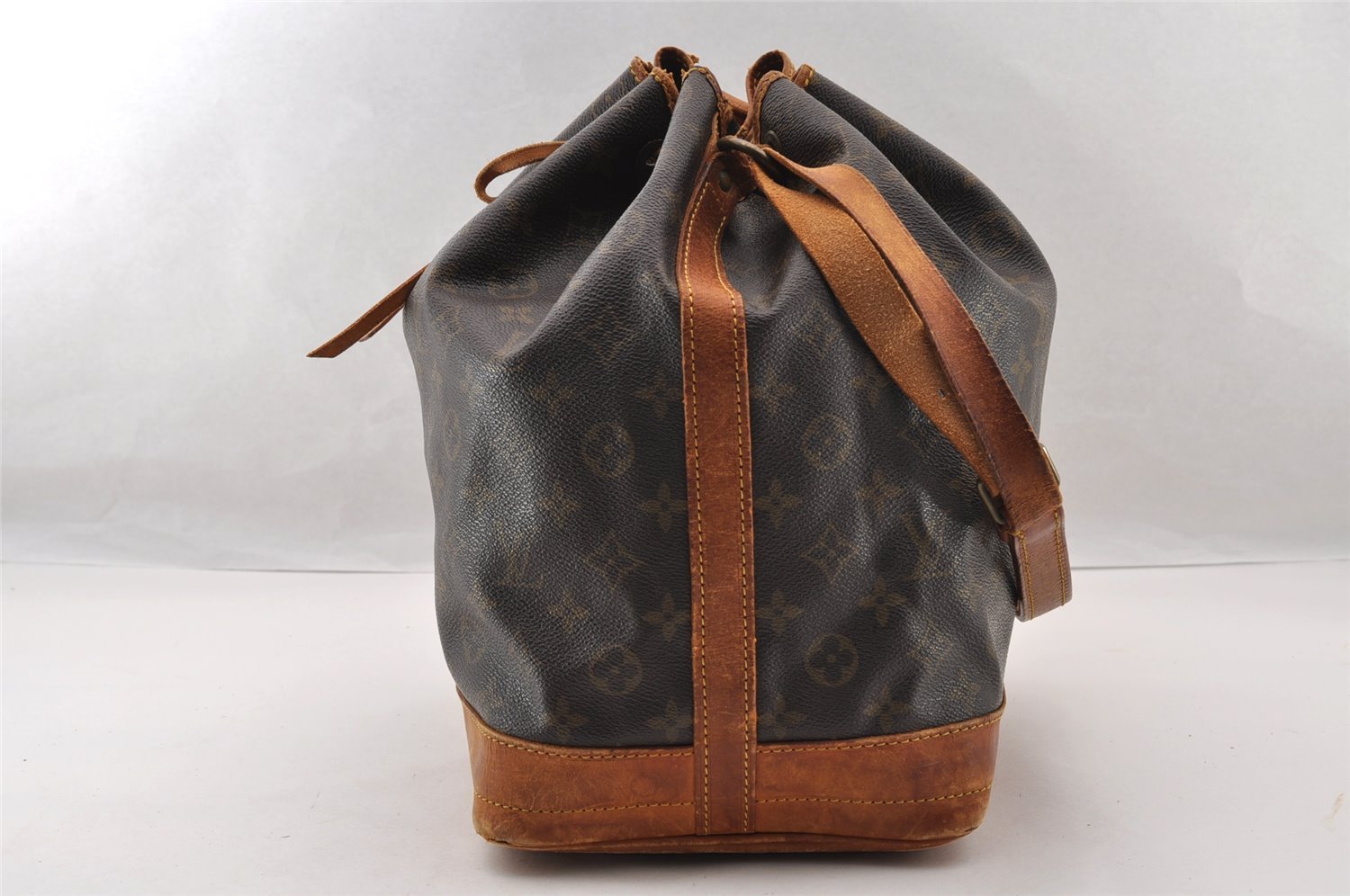 Authentic Louis Vuitton Monogram Noe Shoulder Drawstring Bag M42224 LV 4363I