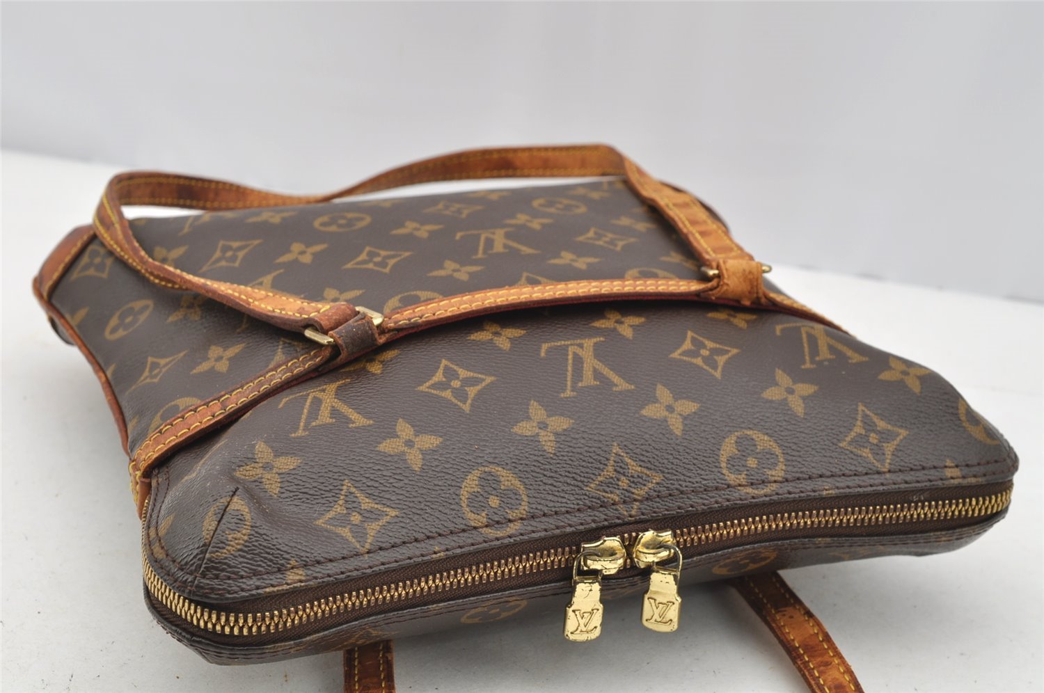 Authentic Louis Vuitton Monogram Coussin GM Shoulder Bag M51141 LV 4365I