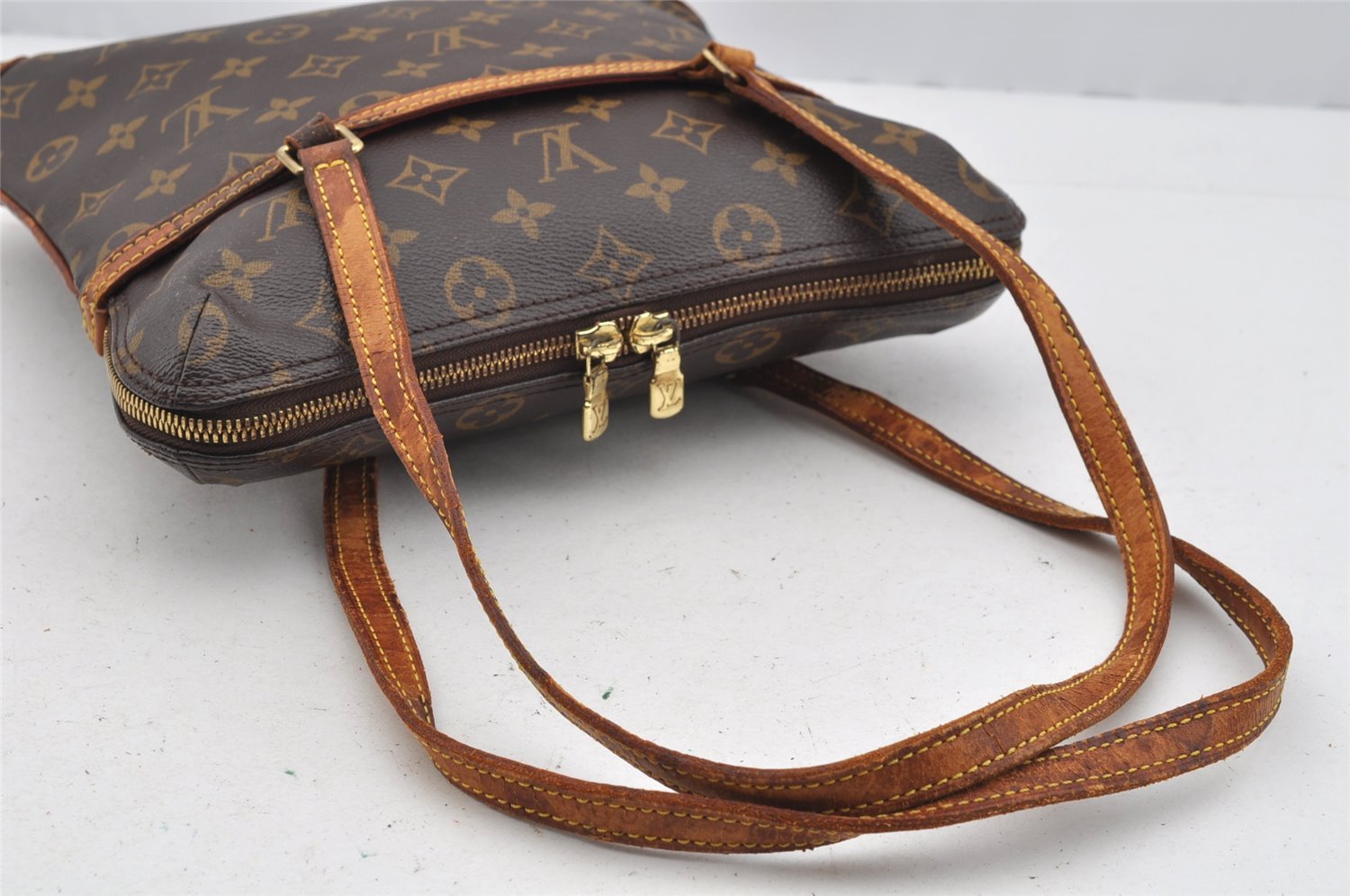 Authentic Louis Vuitton Monogram Coussin GM Shoulder Bag M51141 LV 4365I