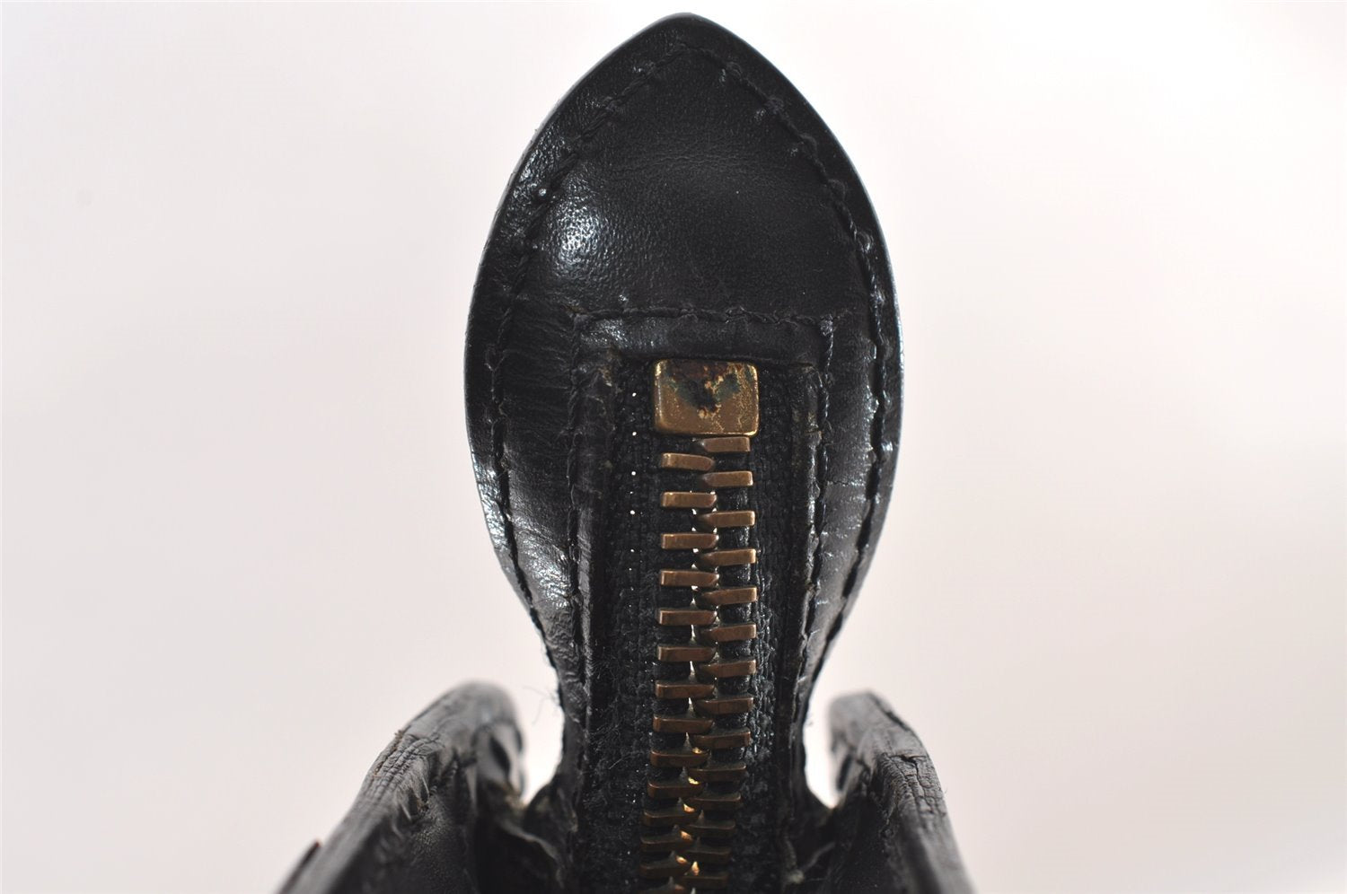 Authentic Louis Vuitton Epi Pochette Homme Clutch Hand Bag Black M52522 LV 4366I