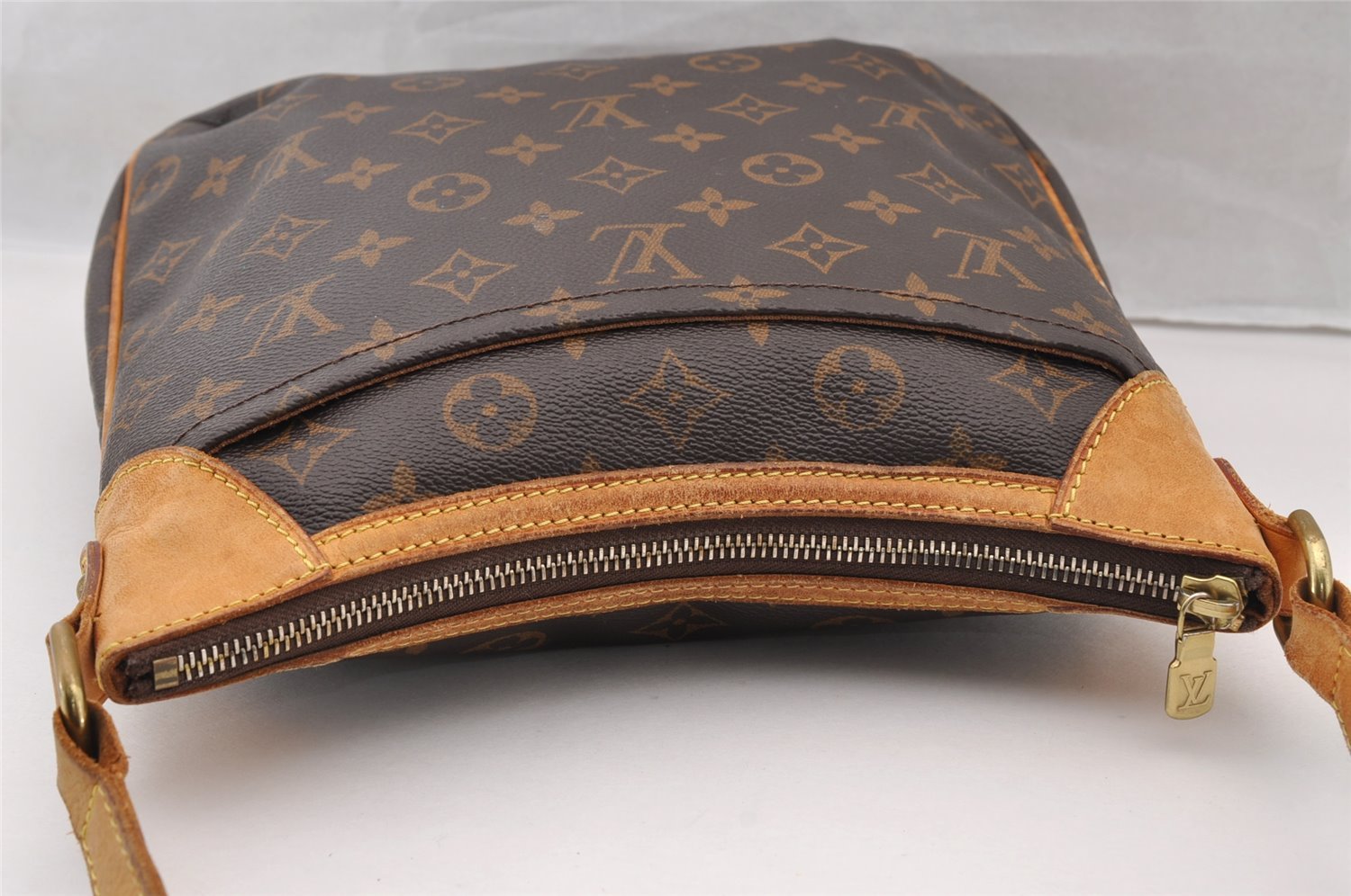 Authentic Louis Vuitton Monogram Odeon PM Shoulder Cross Bag M56390 LV 4378I