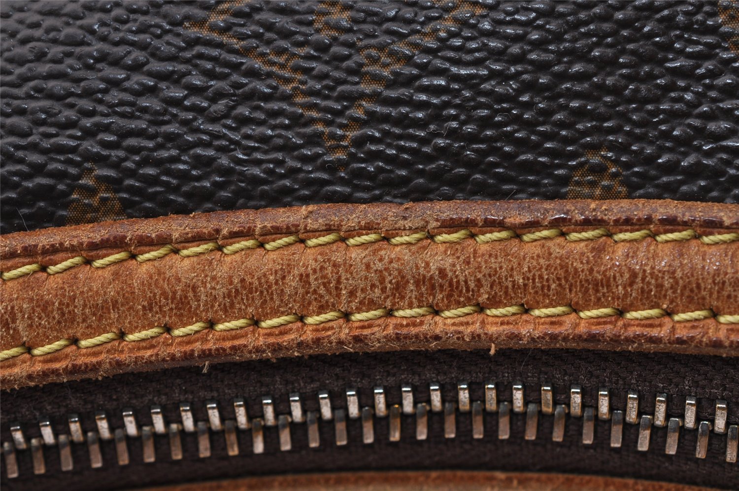 Authentic Louis Vuitton Monogram Odeon PM Shoulder Cross Bag M56390 LV 4378I