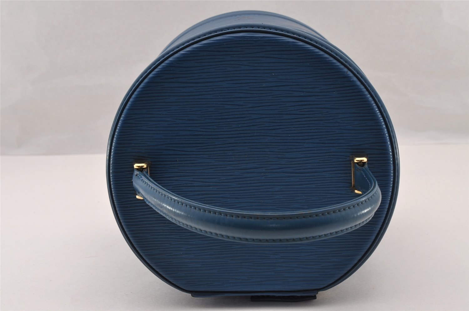 Authentic Louis Vuitton Epi Cannes Cosmetic Hand Bag Purse Blue M48035 LV 4380I