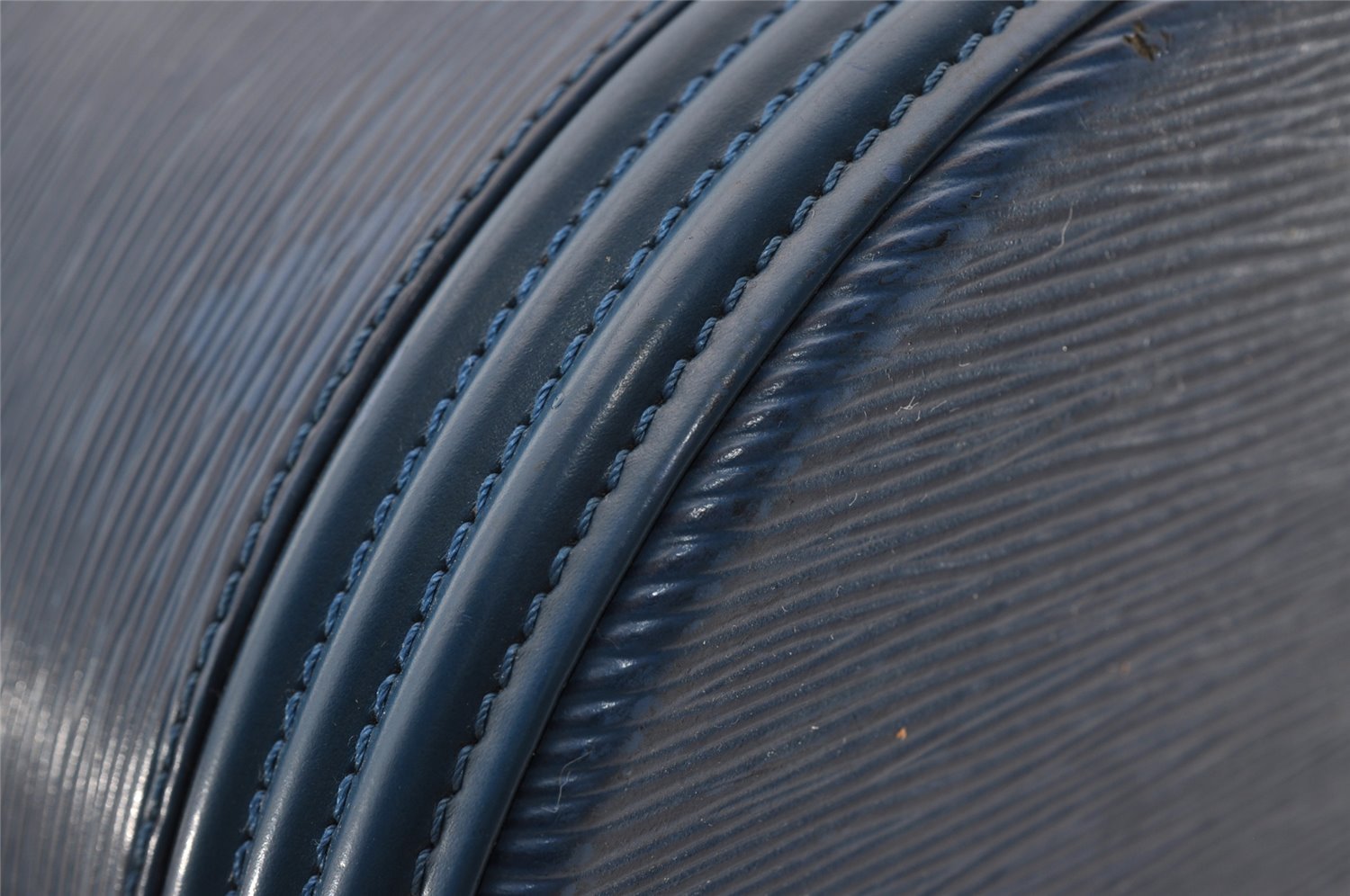 Authentic Louis Vuitton Epi Cannes Cosmetic Hand Bag Purse Blue M48035 LV 4380I