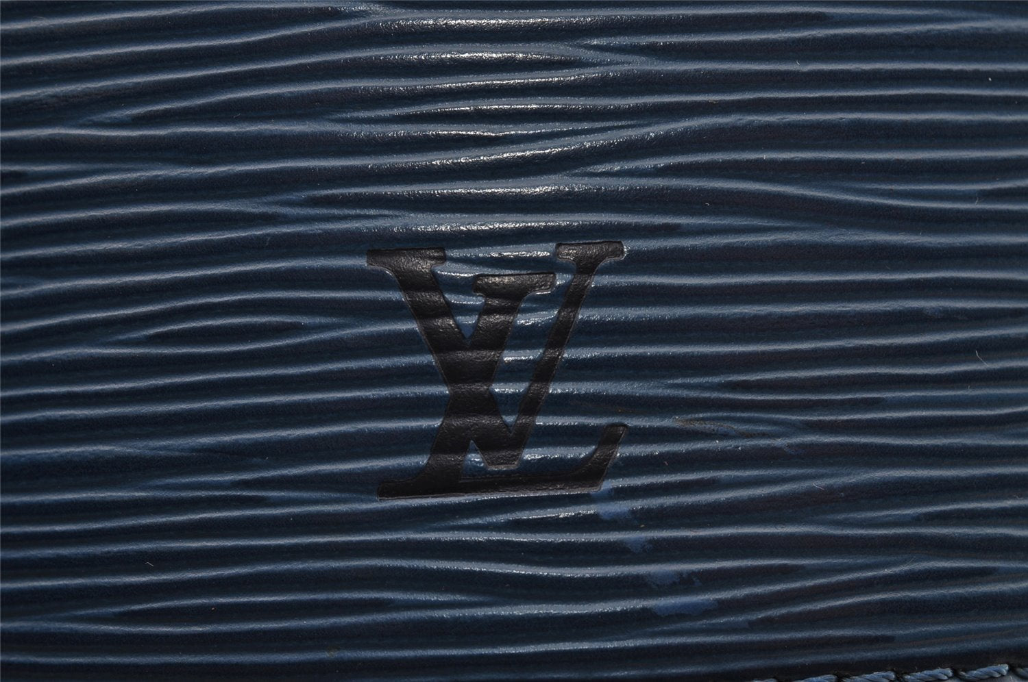 Authentic Louis Vuitton Epi Cannes Cosmetic Hand Bag Purse Blue M48035 LV 4380I