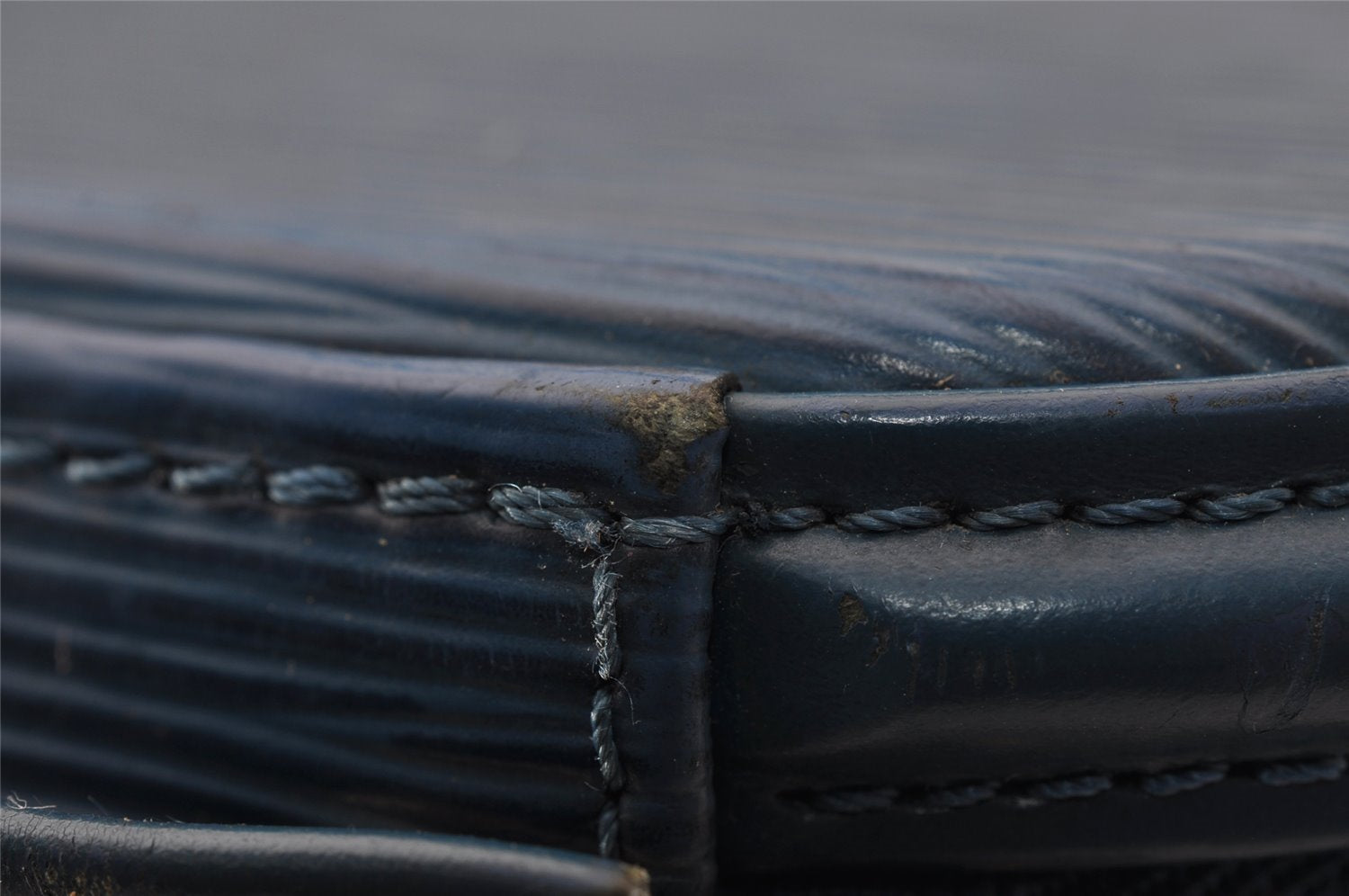 Authentic Louis Vuitton Epi Cannes Cosmetic Hand Bag Purse Blue M48035 LV 4380I