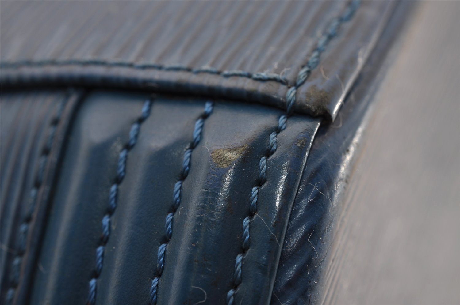 Authentic Louis Vuitton Epi Cannes Cosmetic Hand Bag Purse Blue M48035 LV 4380I