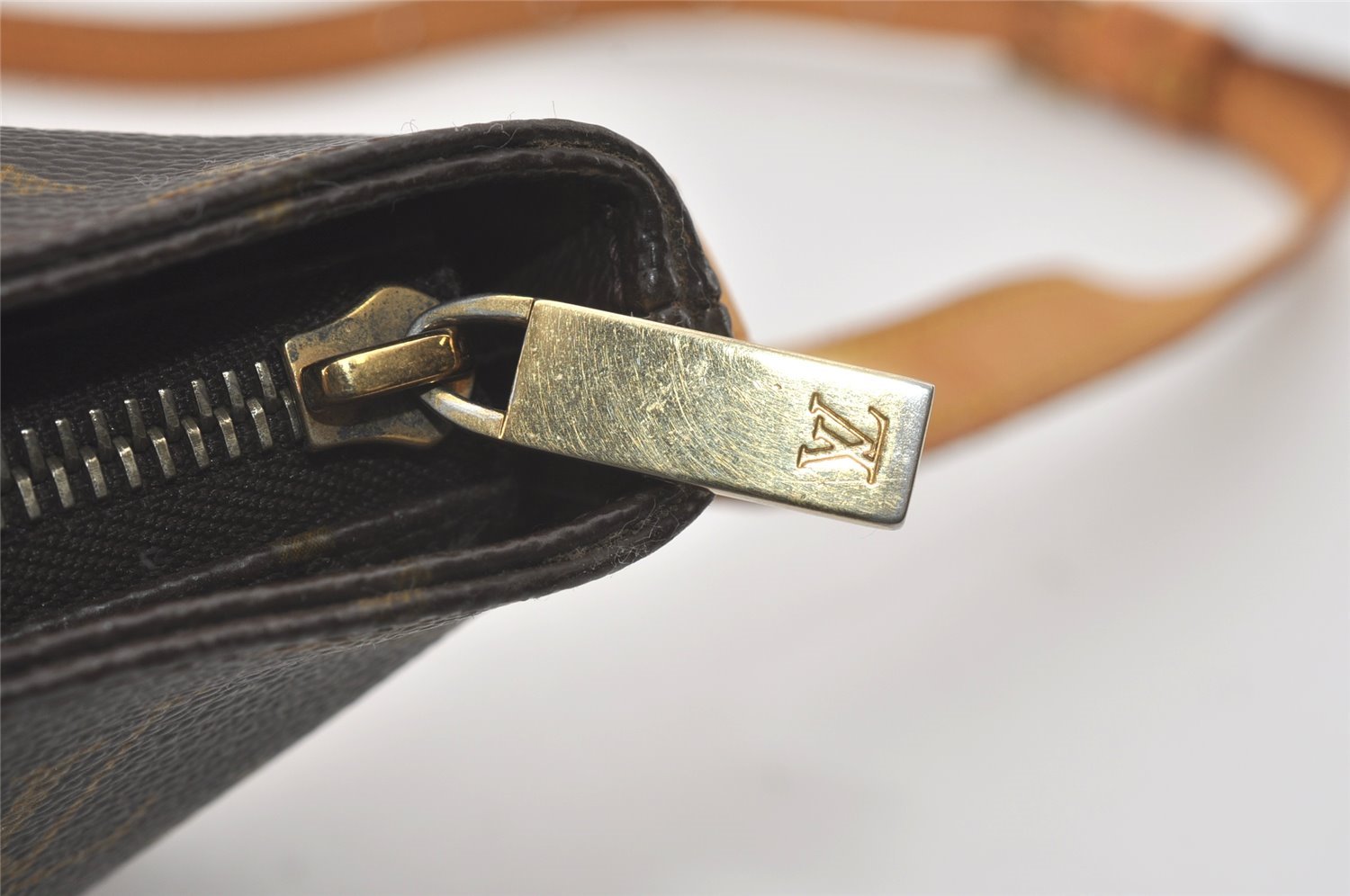 Authentic Louis Vuitton Monogram Trotteur Shoulder Cross Bag M51240 LV 4392I