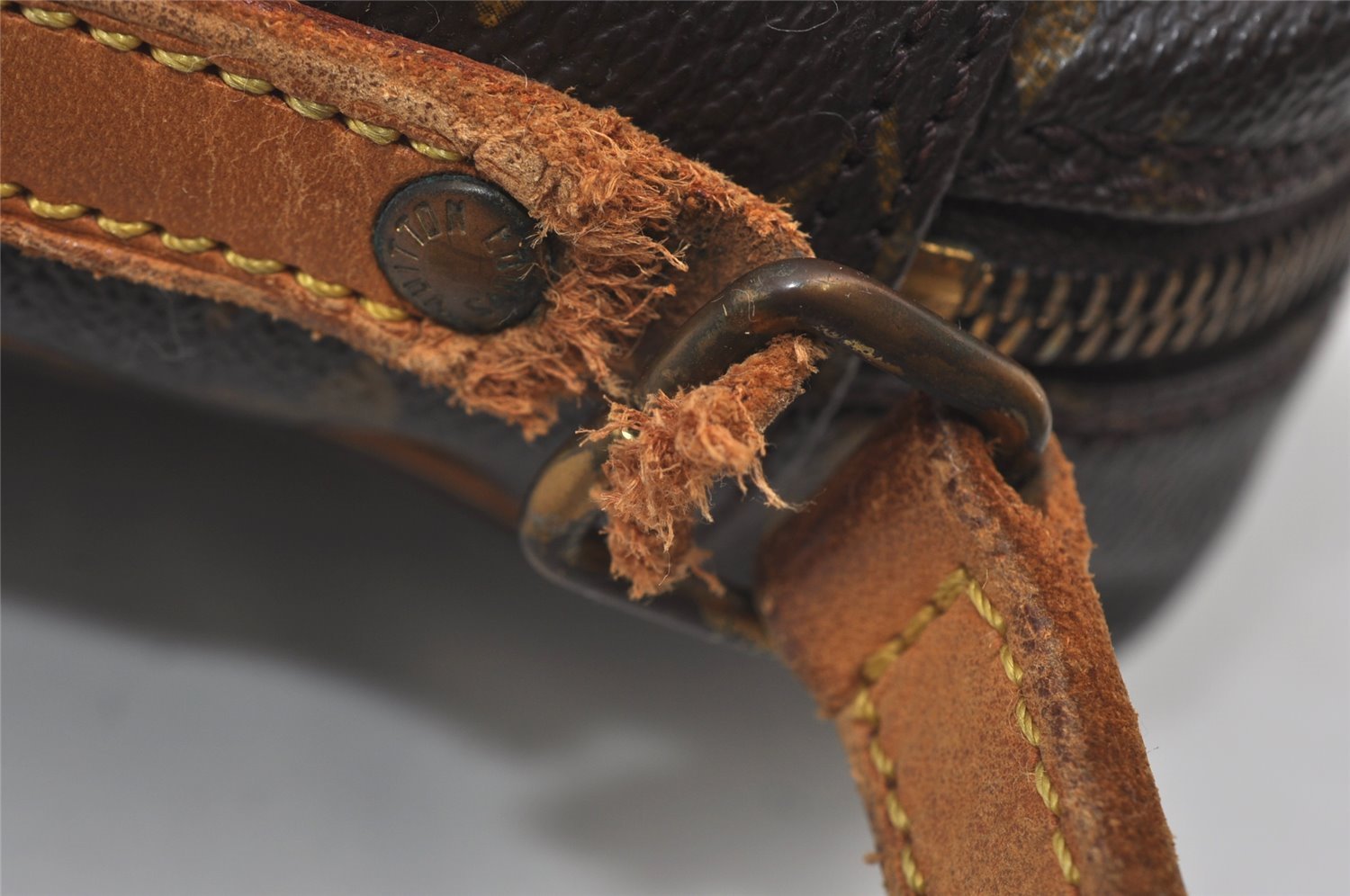 Auth Louis Vuitton Monogram Trocadero 30 Shoulder Cross Bag M51272 LV Junk 4400I