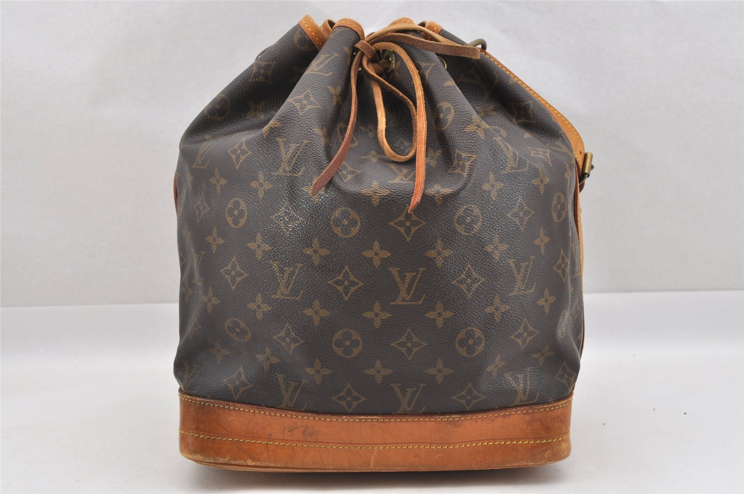 Authentic Louis Vuitton Monogram Noe Shoulder Drawstring Bag M42224 LV 4415I