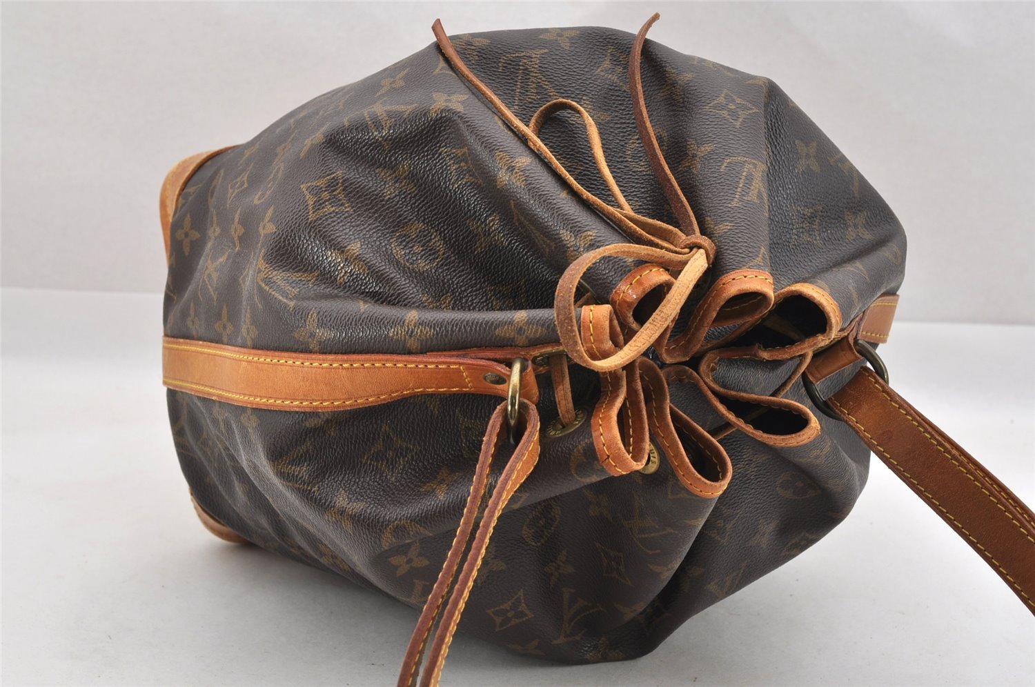 Authentic Louis Vuitton Monogram Noe Shoulder Drawstring Bag M42224 LV 4415I
