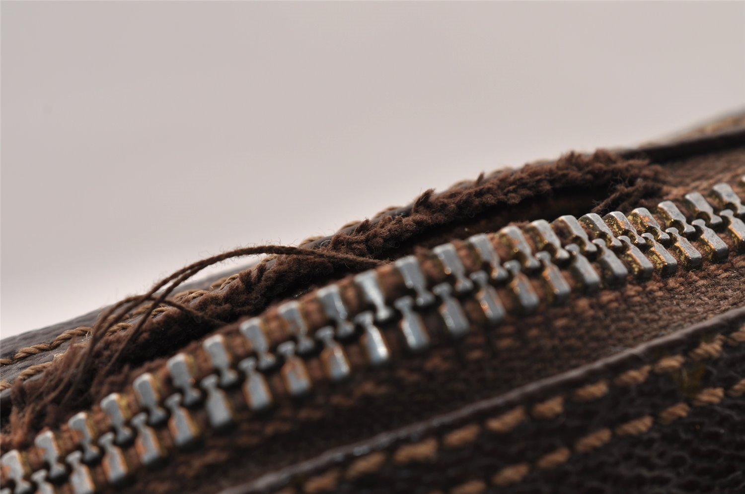 Authentic Louis Vuitton Monogram Amazone Shoulder Cross Bag Old Model LV 4428I