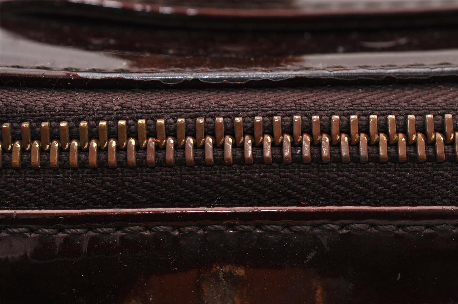 Auth Louis Vuitton Vernis Rose Wood Avenue Shoulder Bag Wine Red M93510 LV 4438I