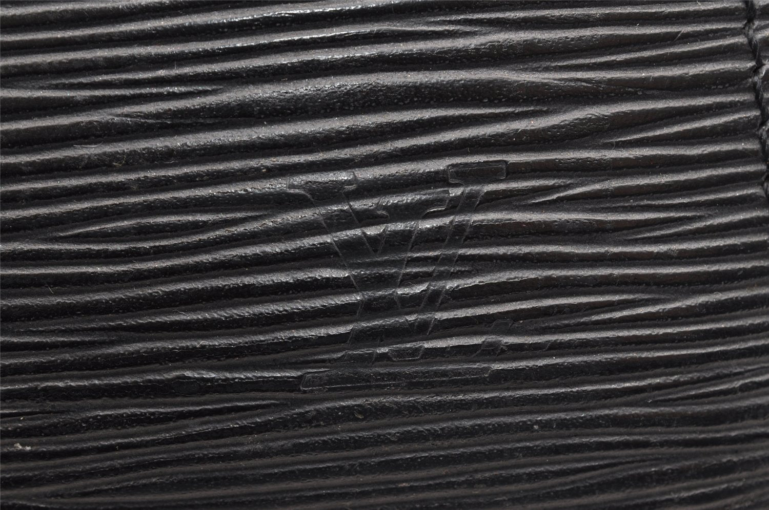 Authentic Louis Vuitton Epi Pochette Accessoires Pouch Black M52942 LV 4439I